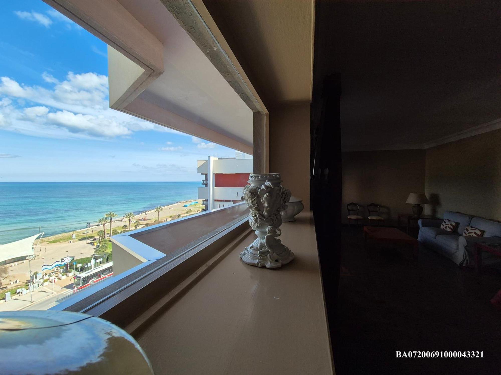Front Beach Apartment - 3 Bedrooms Bari Extérieur photo