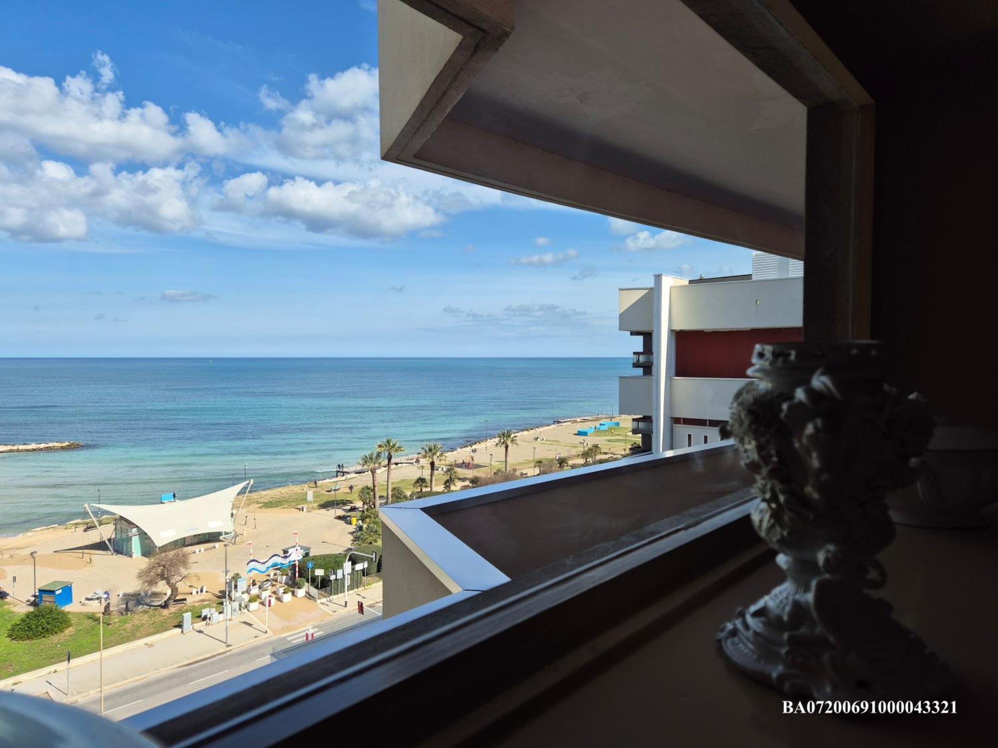 Front Beach Apartment - 3 Bedrooms Bari Extérieur photo