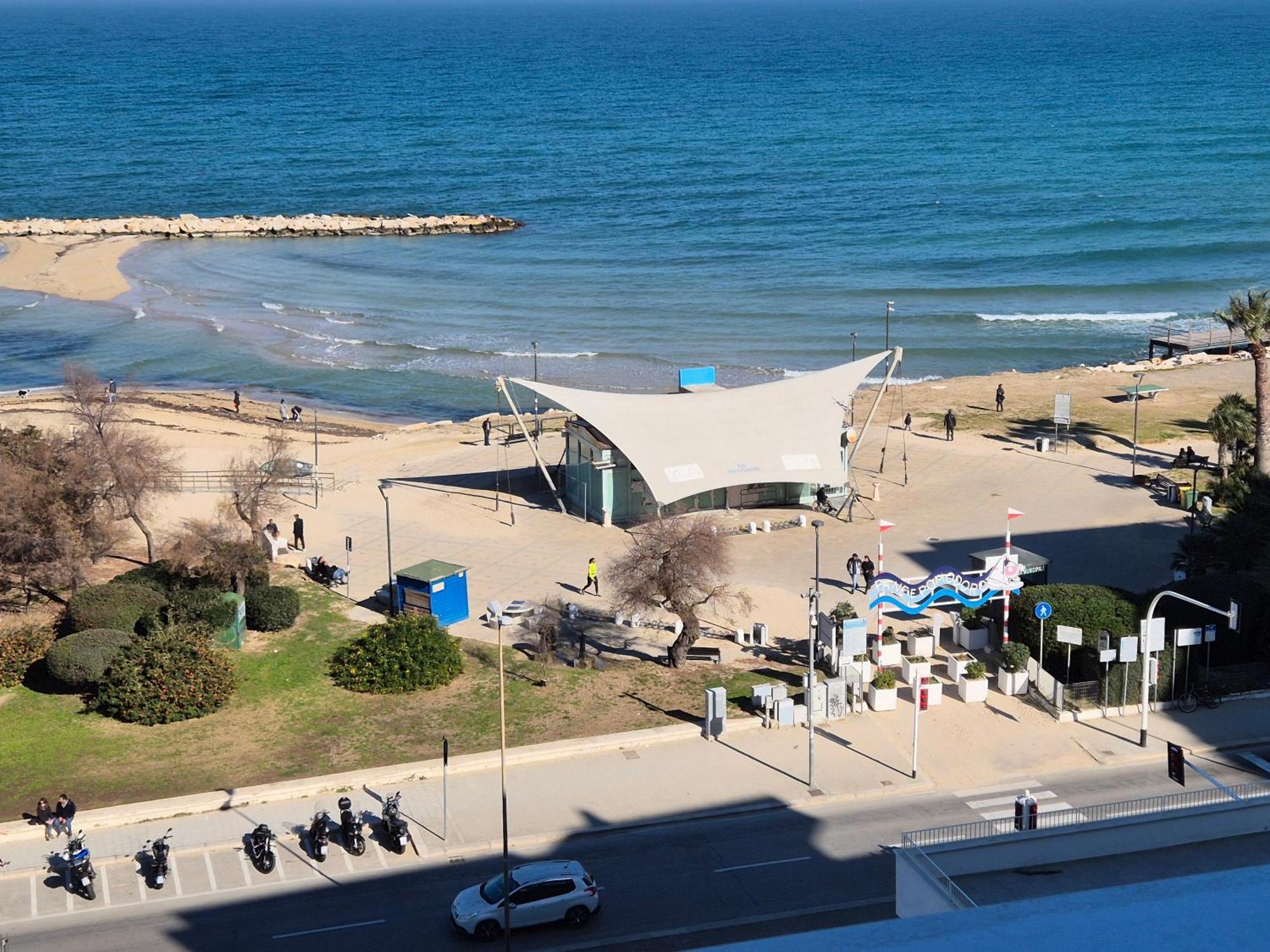 Front Beach Apartment - 3 Bedrooms Bari Extérieur photo