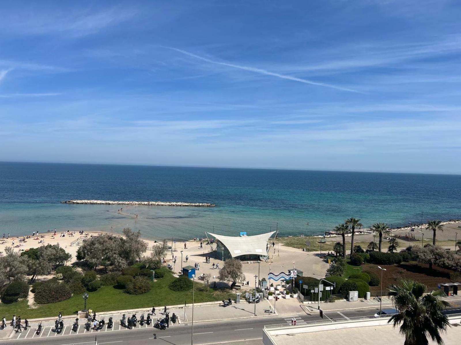 Front Beach Apartment - 3 Bedrooms Bari Extérieur photo